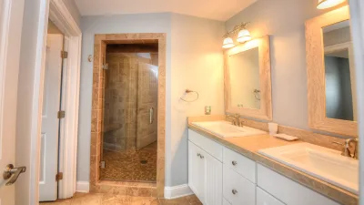 Seafarer – Private Bath for BR2