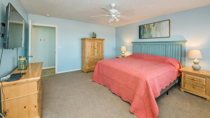 North End Charmer – Bedroom 5