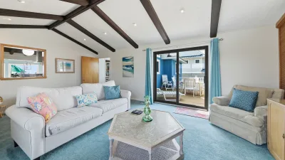 Pete's Peaks – Family Room