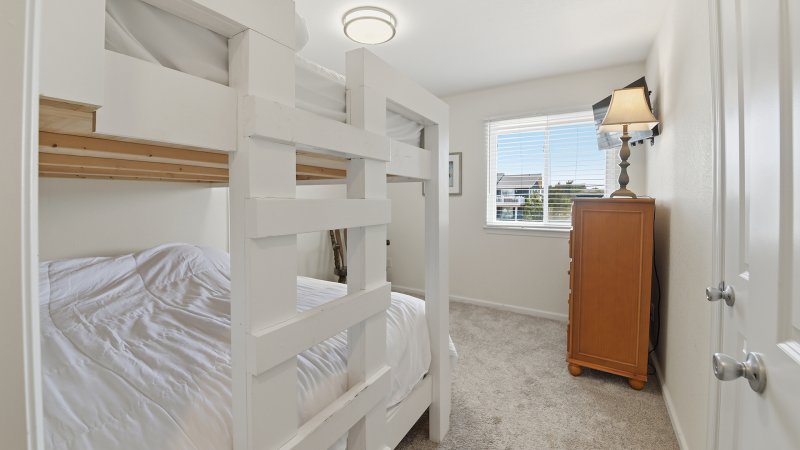 Footprints in the Sand – Bedroom 2
