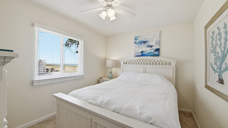 Footprints in the Sand – Bedroom 3