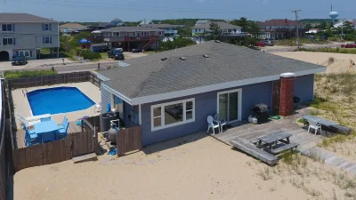 Endless Summer – Exterior