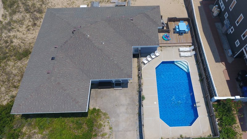 Endless Summer – Exterior