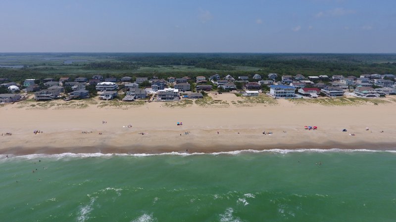 Endless Summer – Exterior