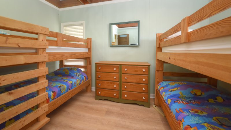 Endless Summer – Bedroom 4