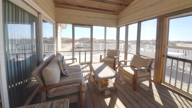 Rogers – Screened Deck