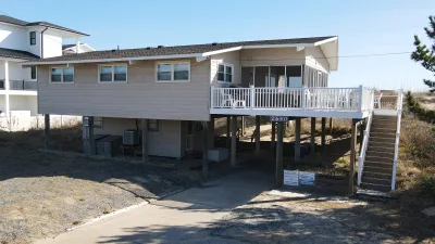 Rogers – Exterior