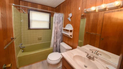 Rogers – Common Bath for BR3 and BR4
