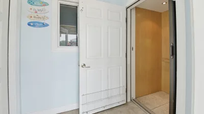 Atlantis – Elevator 1st Floor