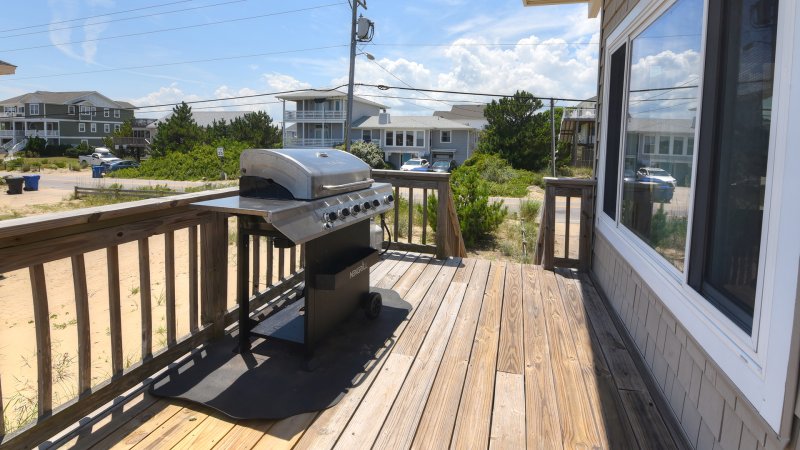 Aridas – Grill and Deck