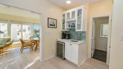Sea Forever – Wet Bar