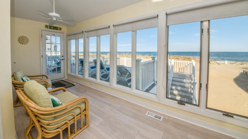 Sea Forever – Sun Room