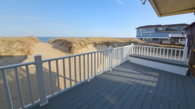 Crabby Pelican – Deck
