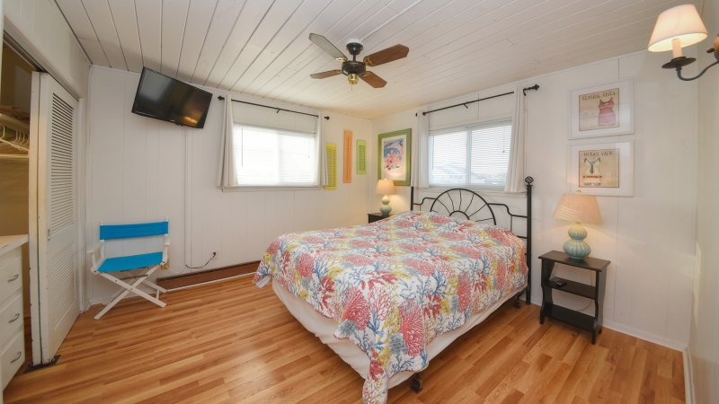Crabby Pelican – Bedroom 3