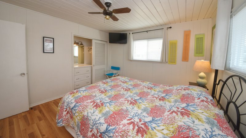 Crabby Pelican – Bedroom 3