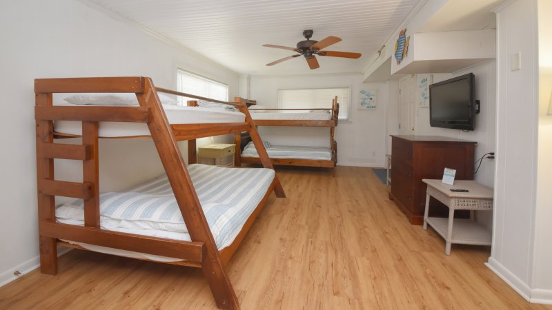 Crabby Pelican – Bedroom 5