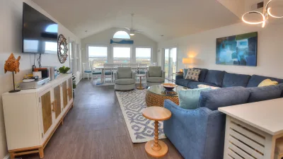 1 Fish, 2 Fish – Living Room