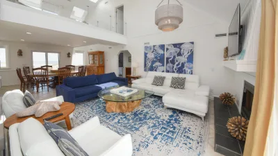 SonTan Lowtion – Living Room