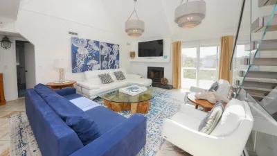 SonTan Lowtion – Living Room