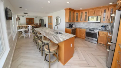 SonTan Lowtion – Kitchen
