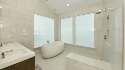 SonTan Lowtion – Private Bath for BR1 with Privacy Windows On
