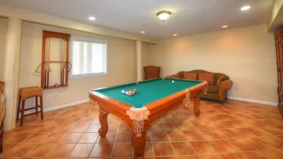 SonTan Lowtion – Pool Table