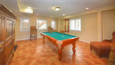 SonTan Lowtion – Pool Table