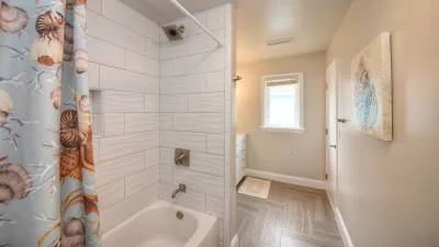 SonTan Lowtion – Common Bath for 2nd Floor