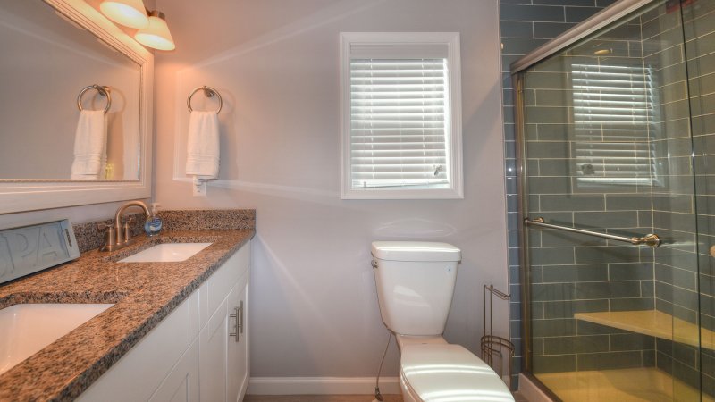 Healing Waters – Private Bath for BR1