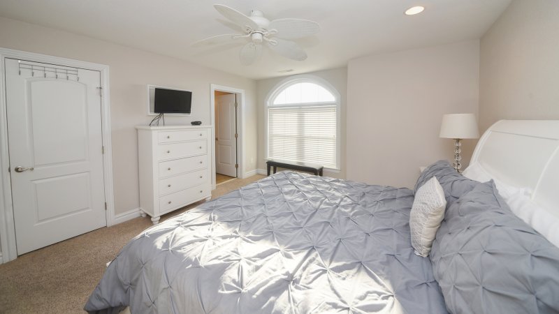 Oceanic Serenade – Bedroom 5