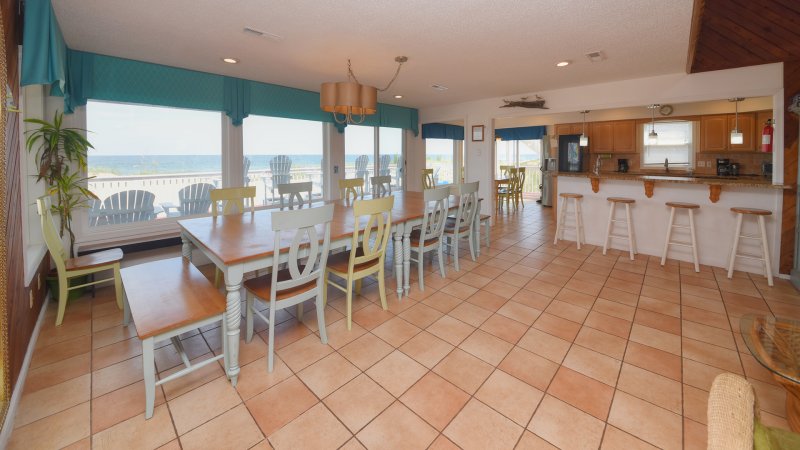 Queen O' Sea – Kitchen