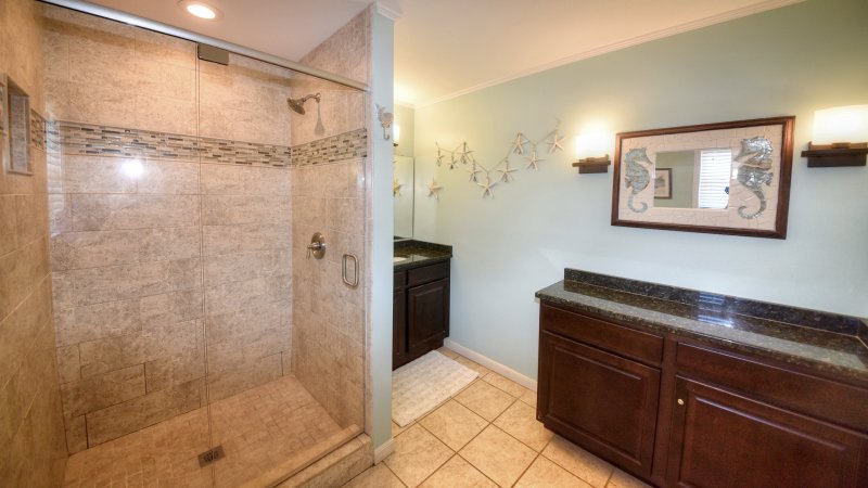 Queen O' Sea – Private Bath for BR1