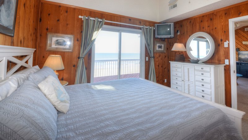 Queen O' Sea – Bedroom 2