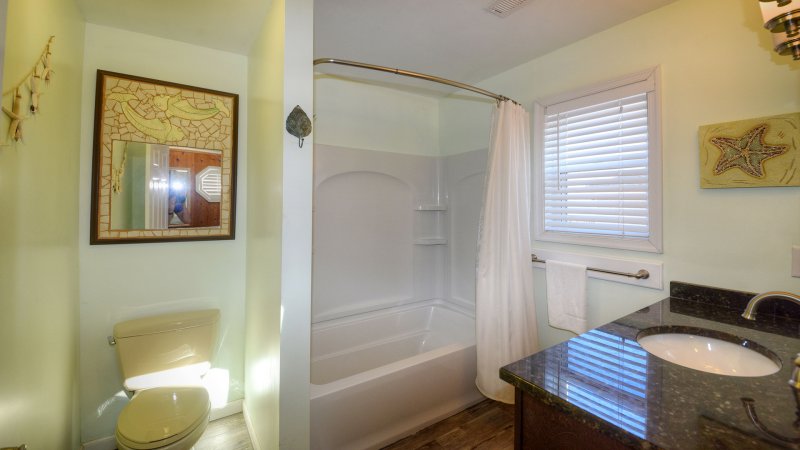 Queen O' Sea – Private Bath for BR3