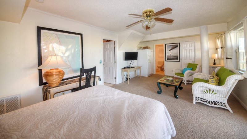 Queen O' Sea – Bedroom 8