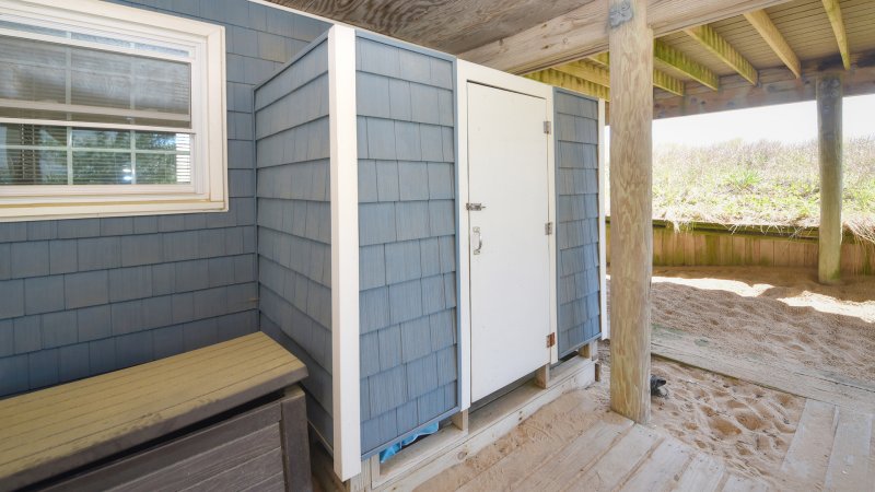 Dominion – Outdoor Shower