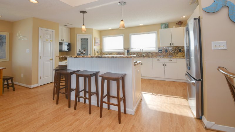 No Comparison Oceanfront – Kitchen