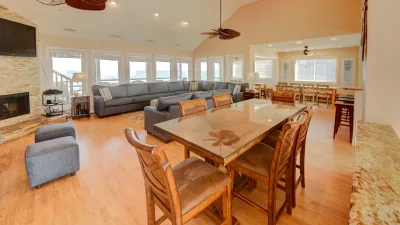 No Comparison Oceanfront – Dining