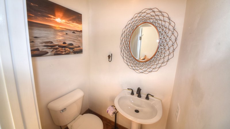 No Comparison Oceanfront – Common Bath for 3rd Floor