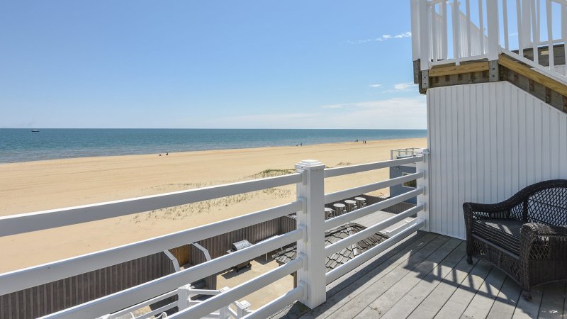 No Comparison Oceanfront – Deck View