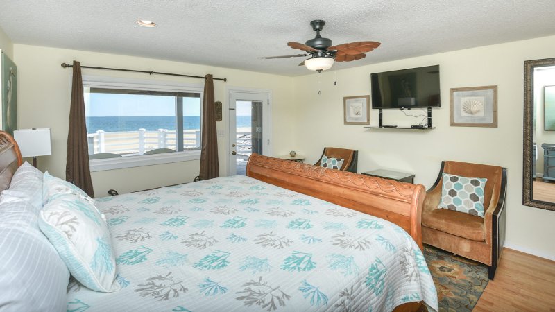 No Comparison Oceanfront – Bedroom 2