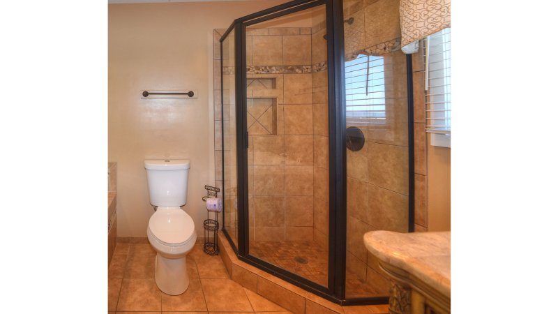 No Comparison Oceanfront – Private Bath for BR2