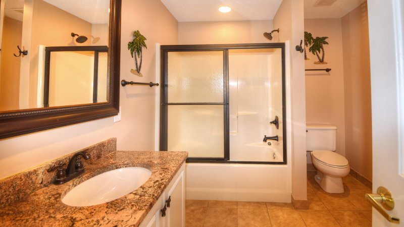 No Comparison Oceanfront – Common Bath for 2nd Floor
