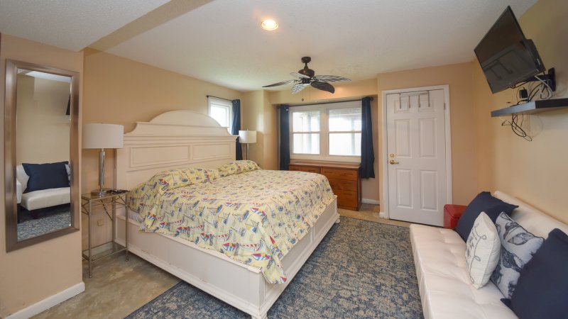 No Comparison Oceanfront – Bedroom 5