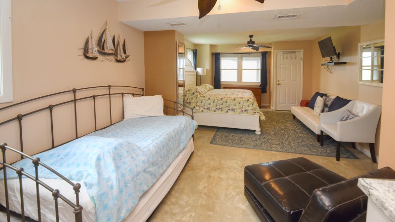 No Comparison Oceanfront – Bedroom 5