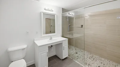Atlantic Dreamin' – Private Bath for BR8
