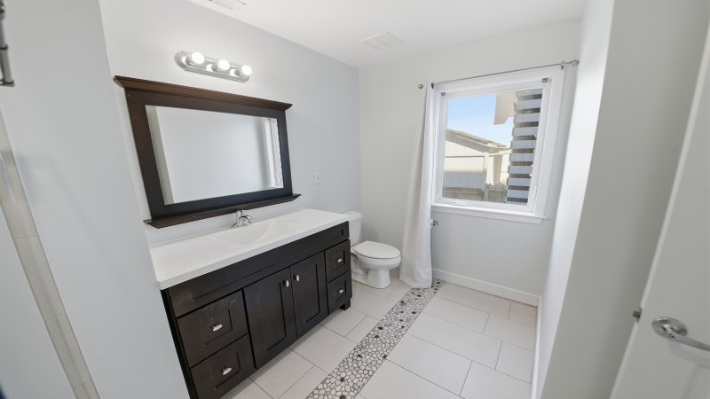 Atlantic Dreamin' – Private Bath for BR10