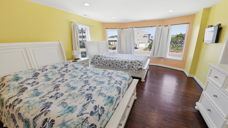 Atlantic Dreamin' – Bedroom 12