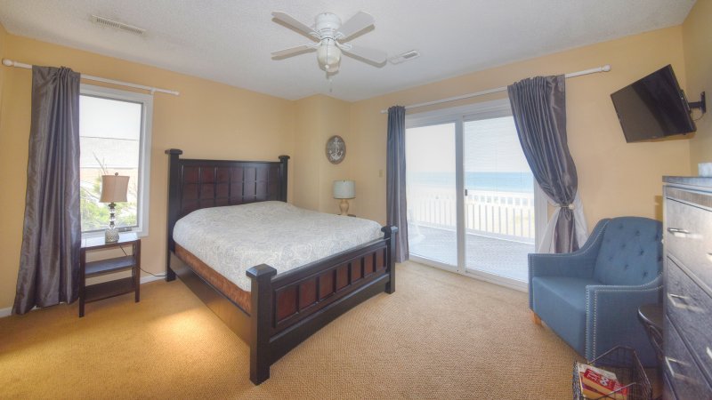 Virginia's Dream – Bedroom 1