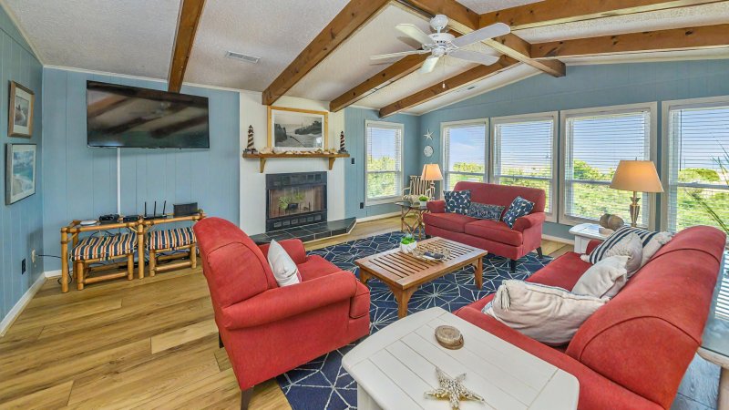 Captain Jack's – Living Room